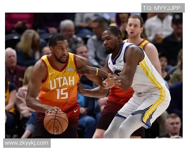 勇士与尼克斯激战正酣直播盛况不容错过精彩瞬间尽在其中 勇士与尼克斯激战正酣直播盛况不容错过精彩瞬间尽在其中