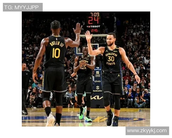 勇士与马刺近期对决分析及比赛亮点回顾 勇士与马刺近期对决分析及比赛亮点回顾